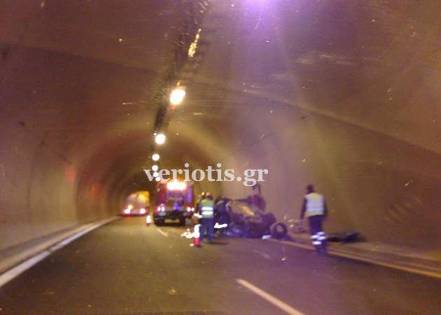 Βέροια: Θρήνος για τον 22χρονο που ξεψύχησε στην άσφαλτο – Τραυματίστηκε ένας 19χρονος [pics]