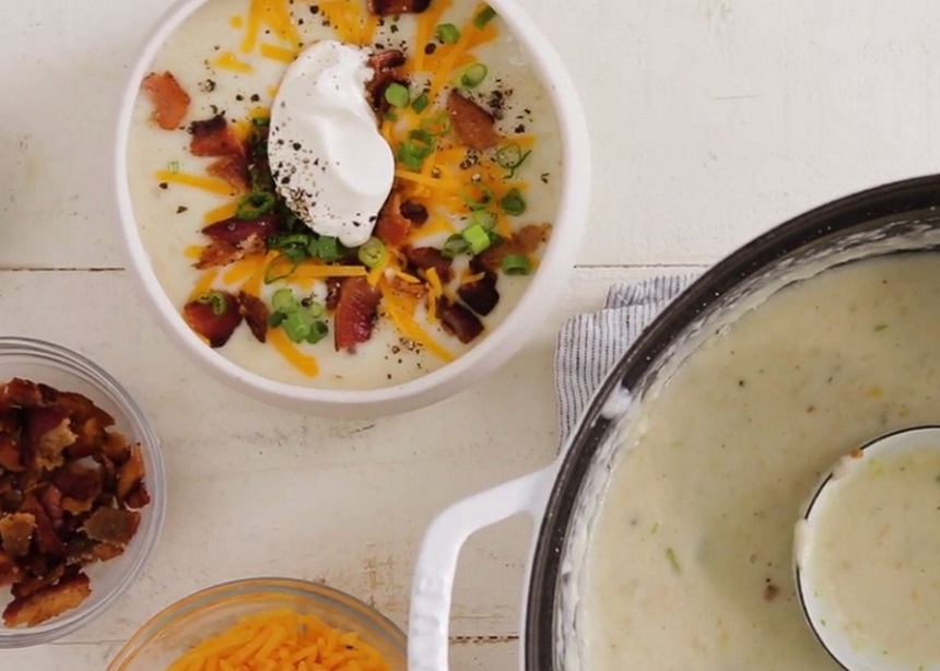 Η πιο χορταστική και… χειμωνιάτικη βελουτέ σούπα από τριμμένη πατάτα!