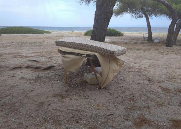 Χαλκιδική: Εικόνες ντροπής σε διάσημη παραλία της Κασσάνδρας