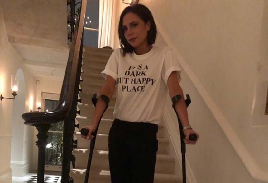 Victoria Beckham: Με πατερίτσες μετά το ατύχημα που είχε!