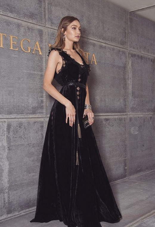 Η Gigi Hadid με Bottega Veneta
