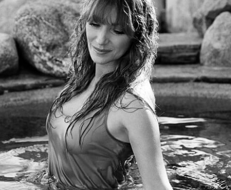 Jane Seymour: Ποζάρει στα 67 για το Playboy και είναι σέξι | tlife.gr