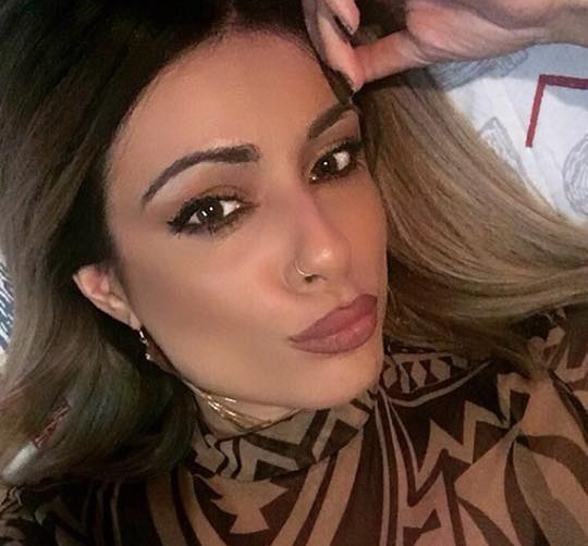 Ξεσπά η Μίνα Αρναούτη και απαντά για τα προσβλητικά μηνύματα…