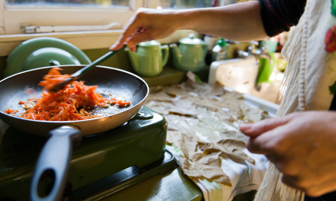 Τα 4 λάθη που κάνεις στο μαγείρεμα και σε παχαίνουν χωρίς να το ξέρεις