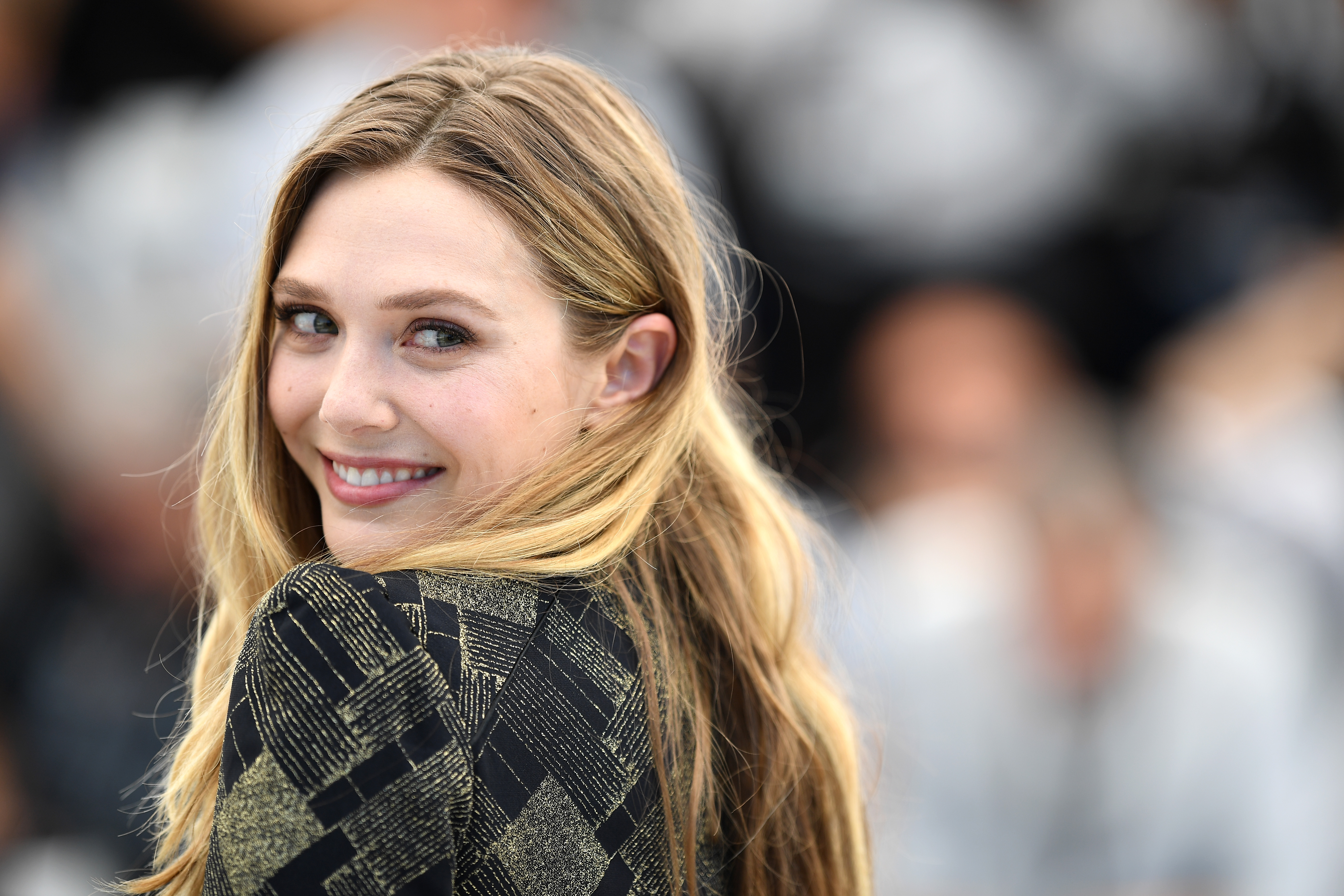 Η Elizabeth Olsen κατηγόρησε περιοδικό για υπερβολικό photoshop!