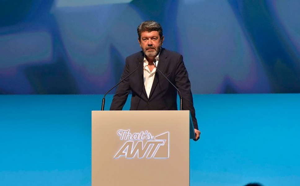 Μουδιασμένους βρίσκει η σημερινή μέρα τους ανθρώπους του ΑΝΤ1, μετά τη χθεσινή ανακοίνωση της αποχώρησης του Γιάννη Λάτσιου!