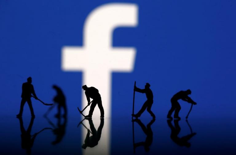 Facebook ώρα μηδέν – Εφιάλτης οι αποκαλύψεις για τον Μαρκ Ζάκερμπεργκ