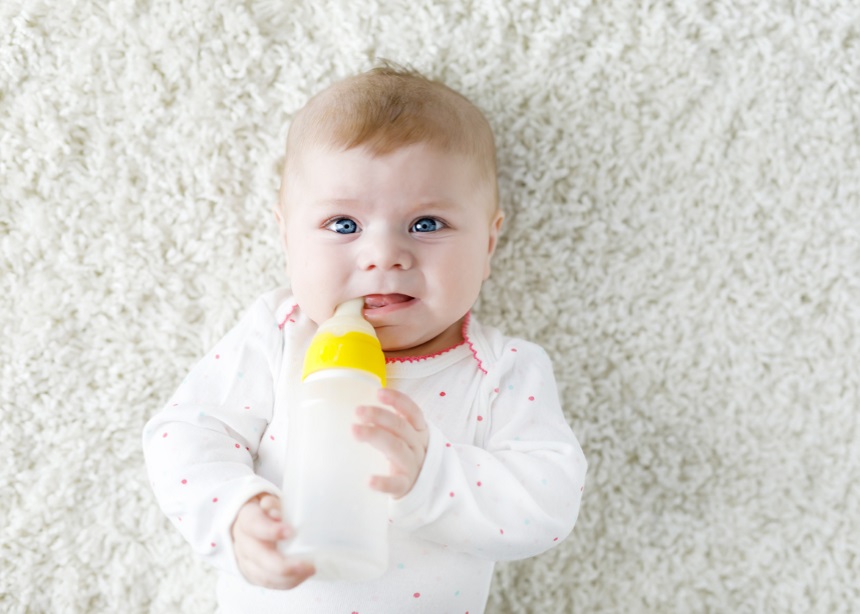 Μήπως το “ξένο” γάλα μπορεί να ενισχύσει το μητρικό θηλασμό; Τι απαντά νέα έρευνα