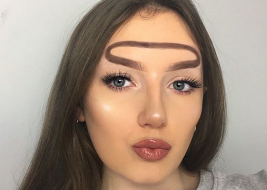 Halo brows! Το επόμενο περίεργο πράγμα που κάνουν στα φρύδια τους οι instagramers!