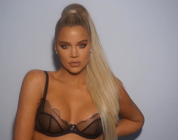 Khloe Kardashian: Ποζάρει με εσώρουχα στον 8ο μήνα της εγκυμοσύνης της! [pics]