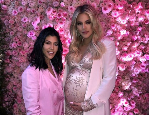Η Khloe Kardashian έκανε baby shower και ήταν όλα… ροζ! [pics]