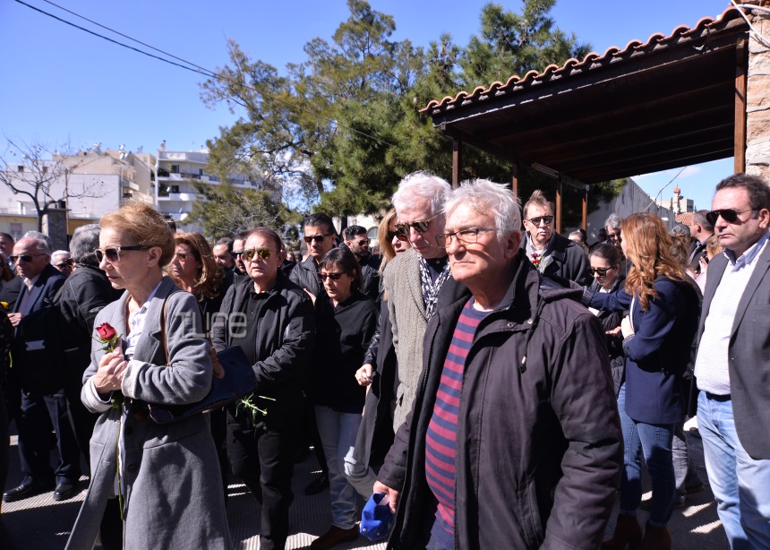 Θλίψη στο τελευταίο αντίο στον Χρήστο Σιμαρδάνη – Φωτογραφίες