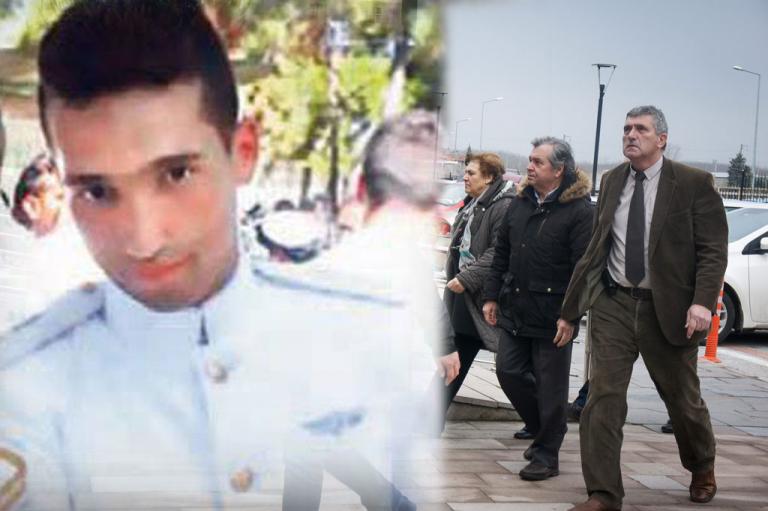 Η αναμονή που τσακίζει κόκκαλα – “Μόνο να περιμένουμε μπορούμε – Ο γιος μου είναι καλά, όσο μπορεί μετά απ’ ό,τι συνέβη” λέει ο πατέρας του ανθυπολοχαγού Άγγελου Μητρετώδη