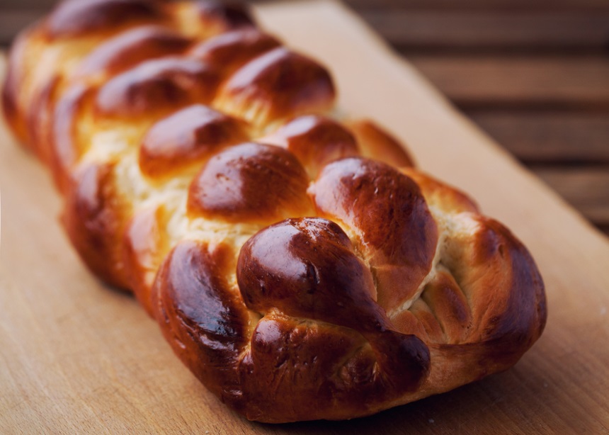 Αρωματικό τσουρέκι: Πώς να φτιάξεις το πιο νόστιμο και μαστιχωτό γλυκό “ψωμί” για το Πάσχα