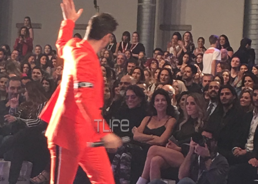 Σάκης Ρουβάς: Αποθεώθηκε στο Madwalk – Καταχειροκρότησε την εμφάνισή του και ο Ηλίας Ψινάκης [vids]