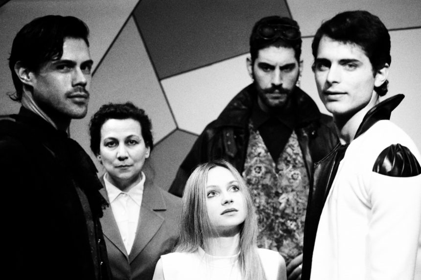 Πρεμιέρα για την παράσταση «Ευ-γενιά» | tlife.gr