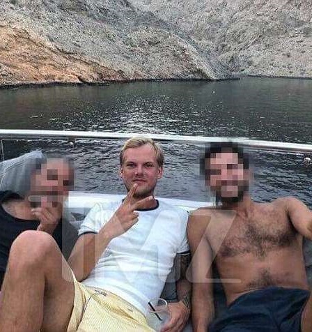 H τελευταία φωτογραφία του Avicii μια μέρα πριν πεθάνει με δυο φίλους του σε σκάφος…