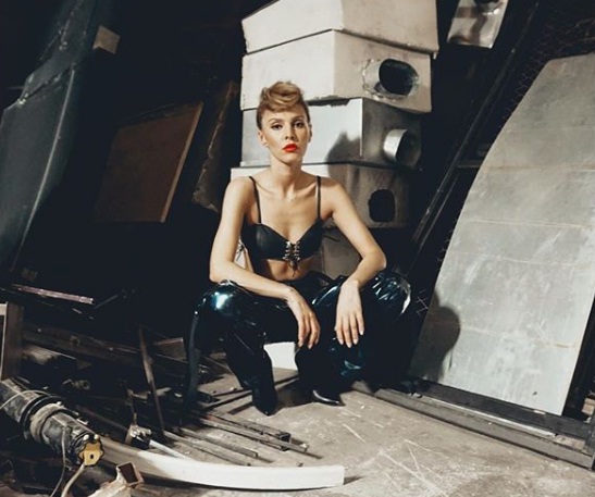 Τάμτα: Ποζάρει με τα εσώρουχα και “ρίχνει” το Instagram! [pics]