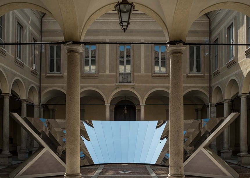 Η εκθαμβωτική εγκατάσταση της COS στο Milan Design Week φέρνει τον ουρανό… επί γης!