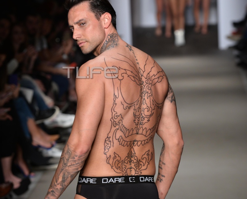 Κορίτσια το fashion show με ανδρικά εσώρουχα για τα μάτια σας μόνο! [pics]