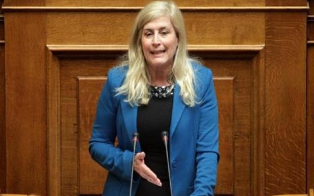 Ελένη Αυλωνίτου: “Είμαι όμορφη,πολύ μορφωμένη και έχω πολιτικό λόγο”