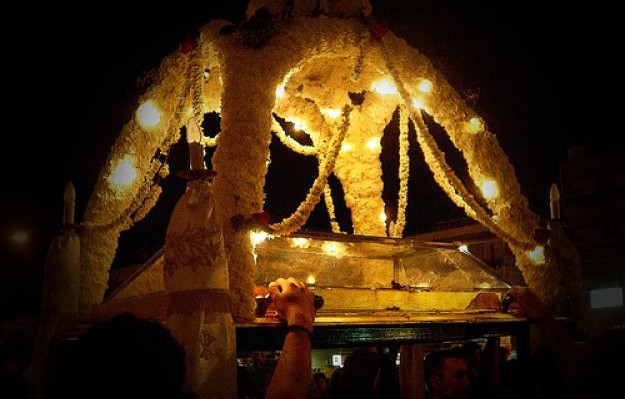 Καιρός: Με βροχές και καταιγίδες η περιφορά του Επιταφίου