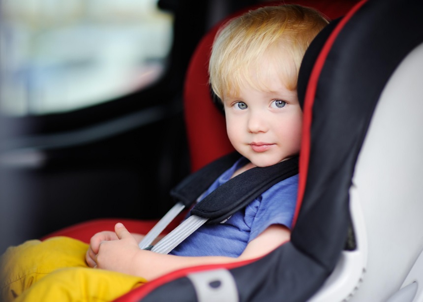 Ταξιδεύοντας με το αυτοκίνητο: Κανόνες ασφαλείας για τη μεταφορά των παιδιών