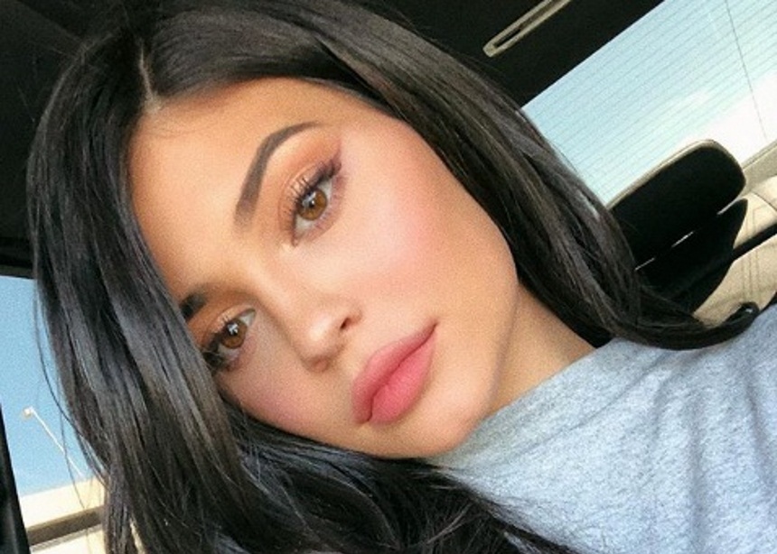 Kylie Jenner: Η κόρη της γελάει και εκείνη λάμπει από ευτυχία! Video