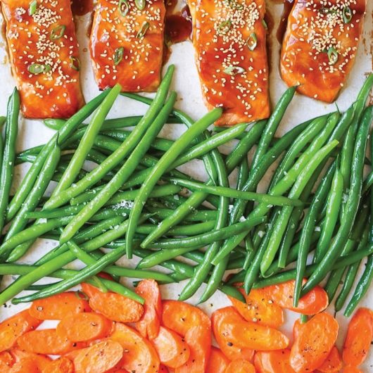 Σολομός teriyaki με ψητά λαχανικά | tlife.gr Σολομός teriyaki με ψητά λαχανικά | tlife.gr