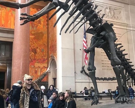 Σάσα Σταμάτη: Το Πάσχα με τον Παύλο Βαρδινογιάννη και τα παιδιά του στην Αμερική [pics]