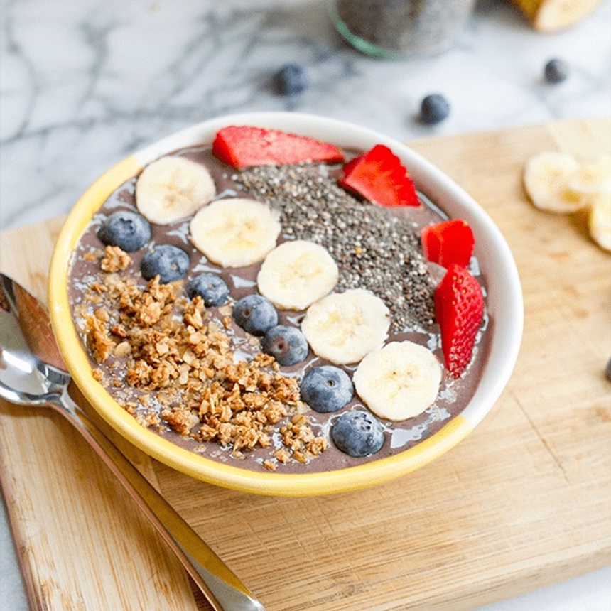 Σοκολατένιο smoothie bowl με δροσερή γεύση