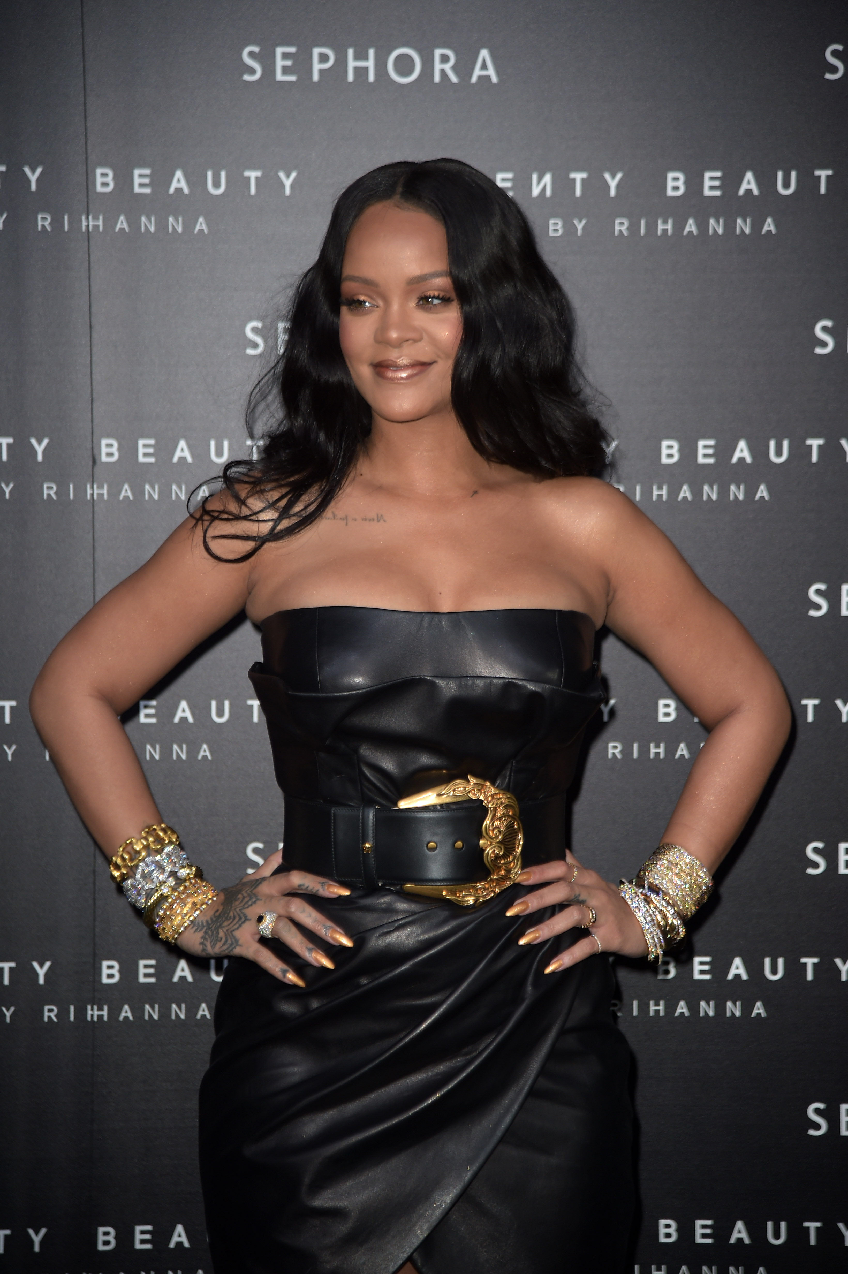Πώς να φτιάξεις μόνη σου το ολοκαίνουριο body oil της Rihanna!