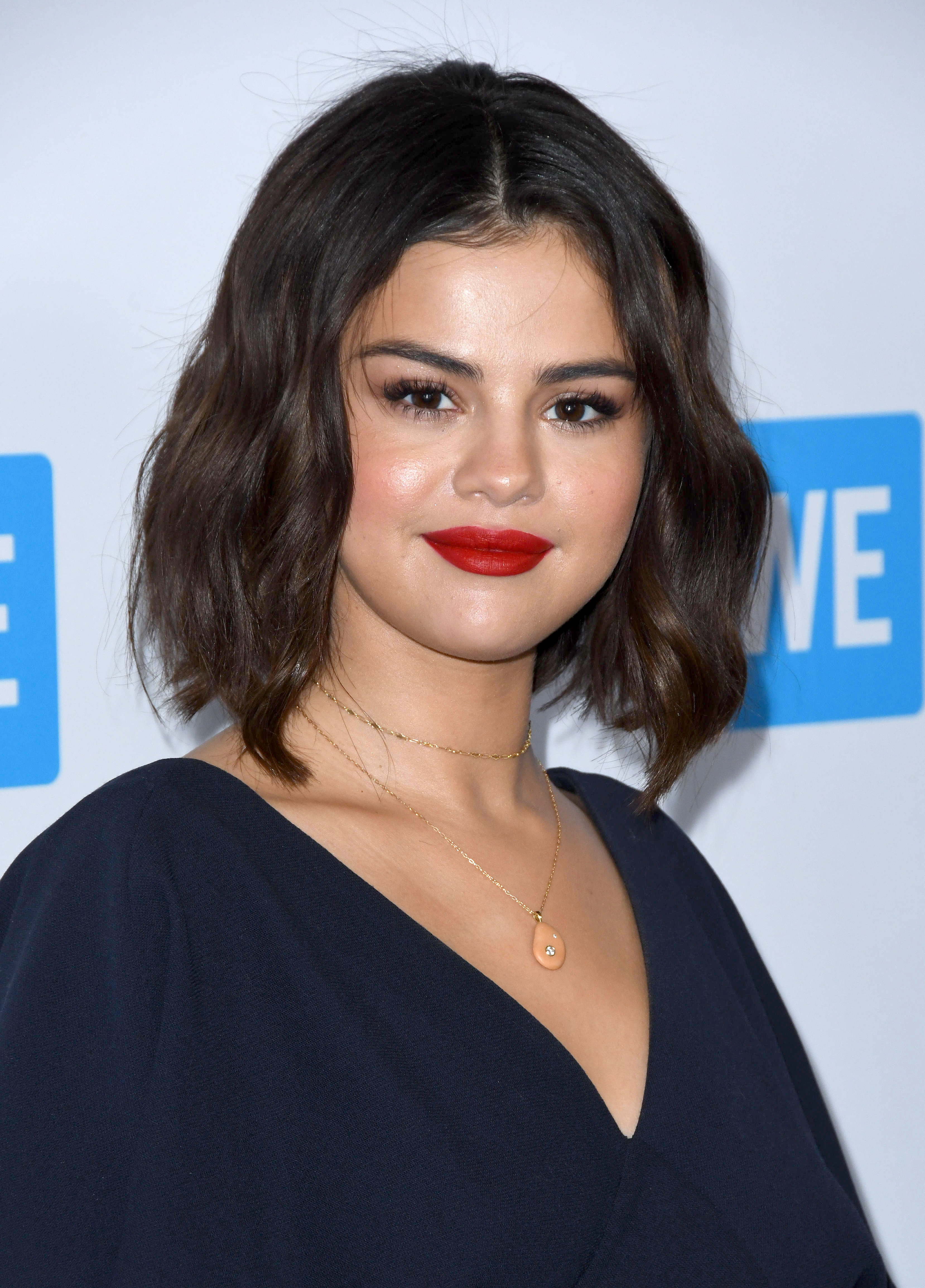 Η Selena Gomez άλλαξε και πάλι τα μαλλιά της ξανά (και θέλουμε να μας πεις πώς σου αρέσει περισσότερο!)