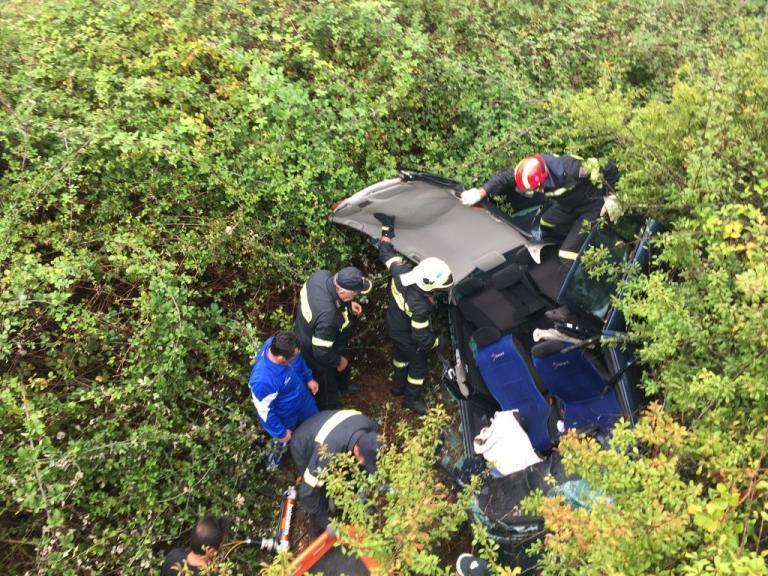 Οικογενειακή τραγωδία στα Τρίκαλα – Νεκρό μωρό και τέσσερις τραυματίες σε τροχαίο