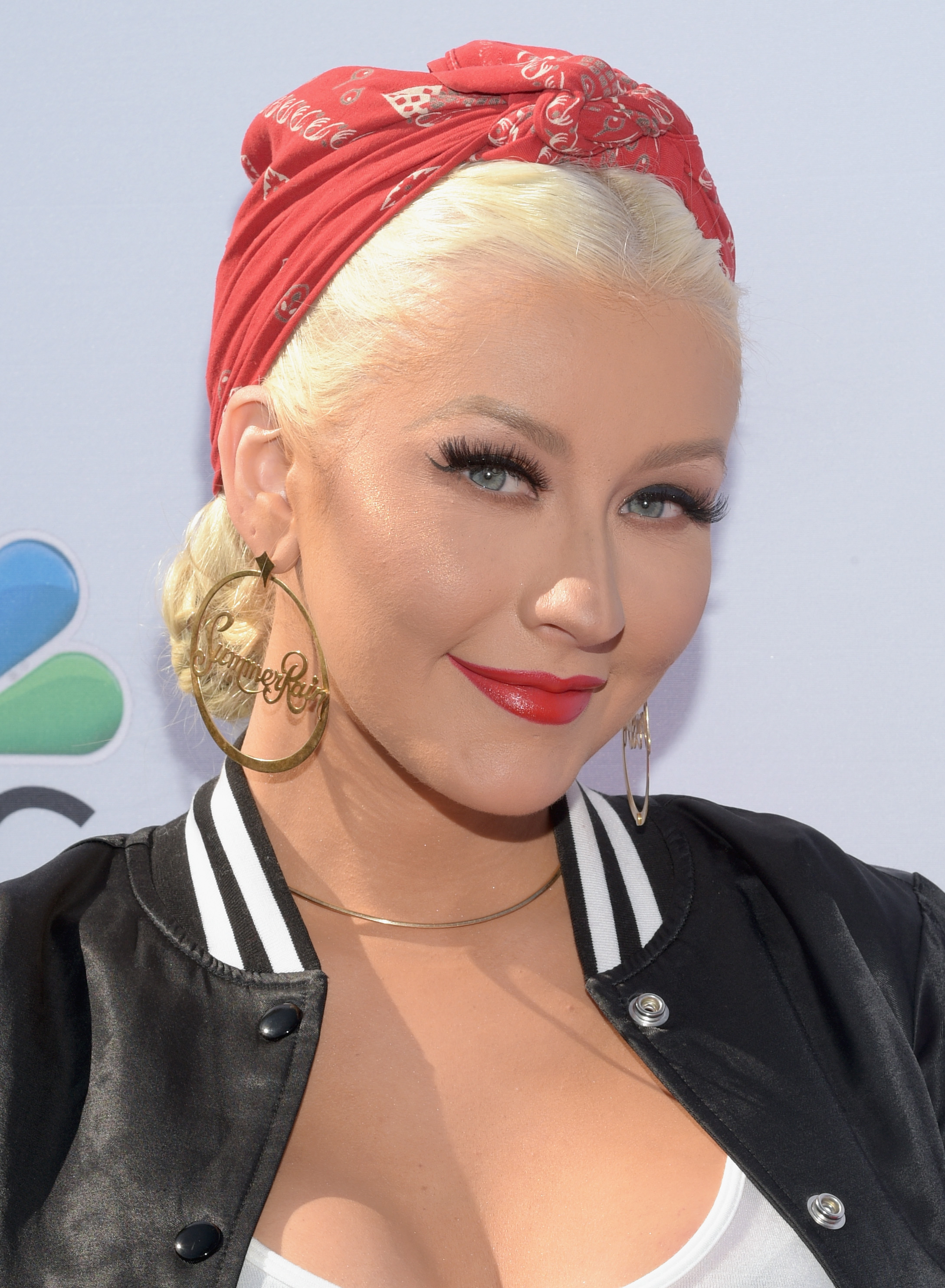 Η Christina Aguilera εντελώς αμακιγιάριστη στο εξώφυλλο του νέου της CD! Ναι, η Christina Aguilera!