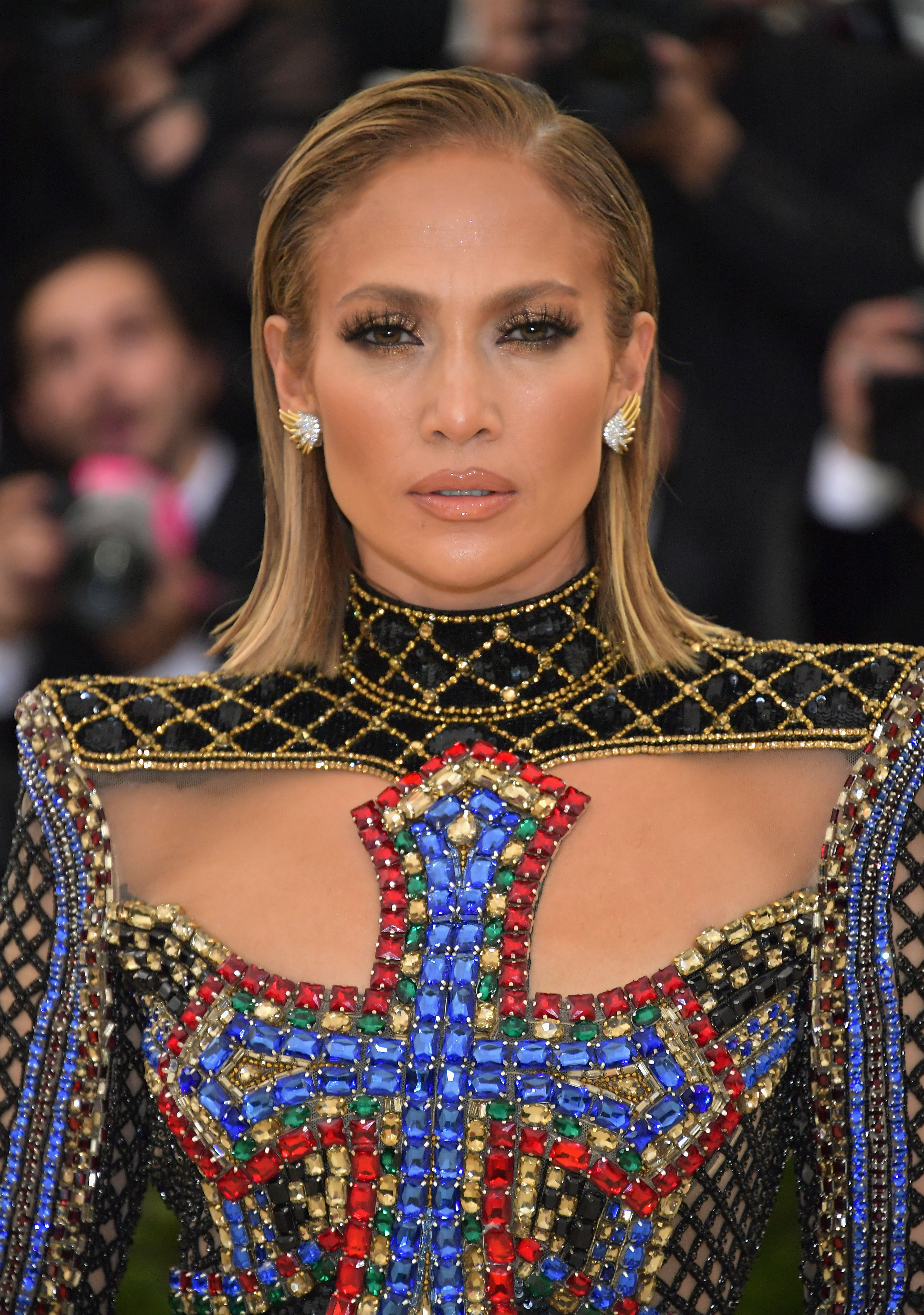 Η Jennifer Lopez έκοψε τα μαλλιά της μια ώρα πριν το Met Gala!