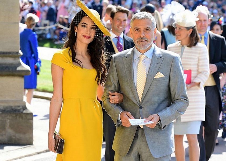 Το φόρεμα της Amal Clooney στο βασιλικό γάμο έσπασε το ρεκόρ αναζήτησης στο διαδίκτυο