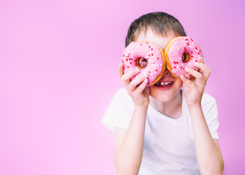 Παιδικό φαγητό: Τα τέσσερα λανθασμένα διατροφικά παραδείγματα που δίνουν οι γονείς
