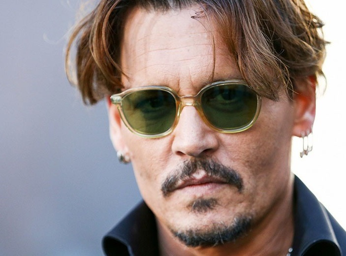 Johnny Depp: “Σκουπίζαμε το πρόσωπό του από τα ναρκωτικά στα club”! Οι πρώην σωματοφύλακές του, του κάνουν μήνυση