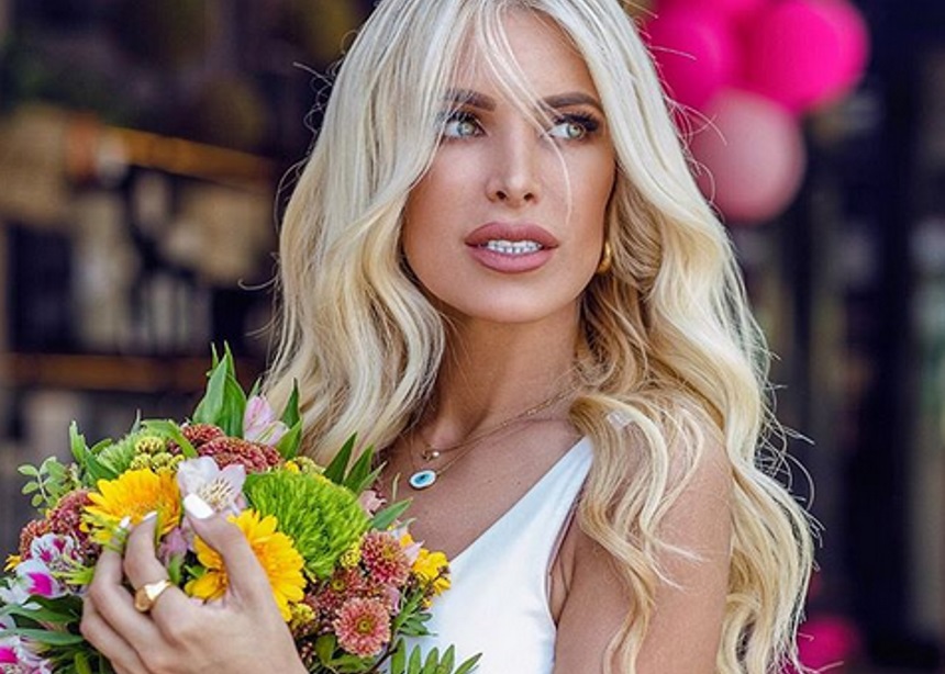 Κατερίνα Καινούργιου: Βόλτα στην Κηφισιά [pics]