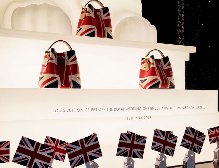 Ο Louis Vuitton λανσάρει μια limited-edition συλλογή για να τιμήσει τον βασιλικό γάμο - TLIFE