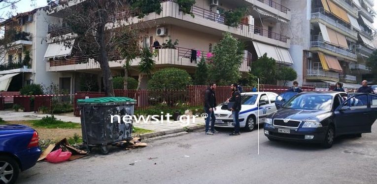 Μια 19χρονη και η μητέρα της πέταξαν το βρέφος στον κάδο σκουπιδιών στην Πετρούπολη
