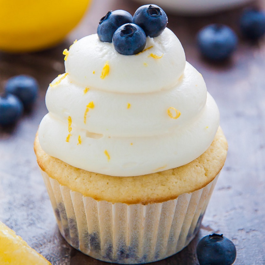 Cupcakes με blueberries και κρέμα λεμονιού