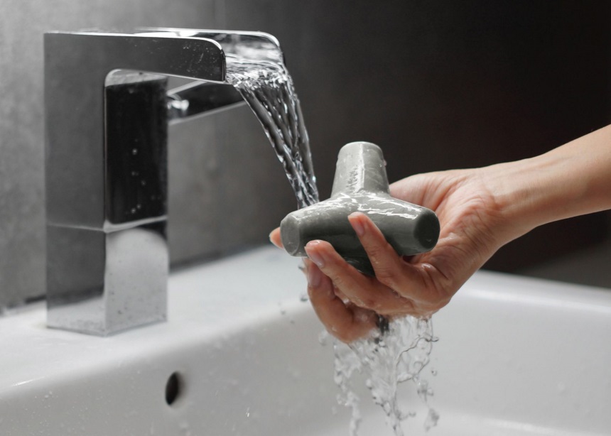 Tetra Soap: Ένα μπρουταλιστικό σαπούνι για το μπάνιο σου!