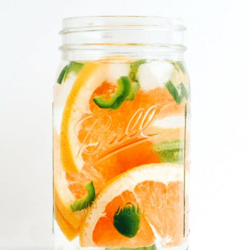 Detox water με γκρέιπφρουτ