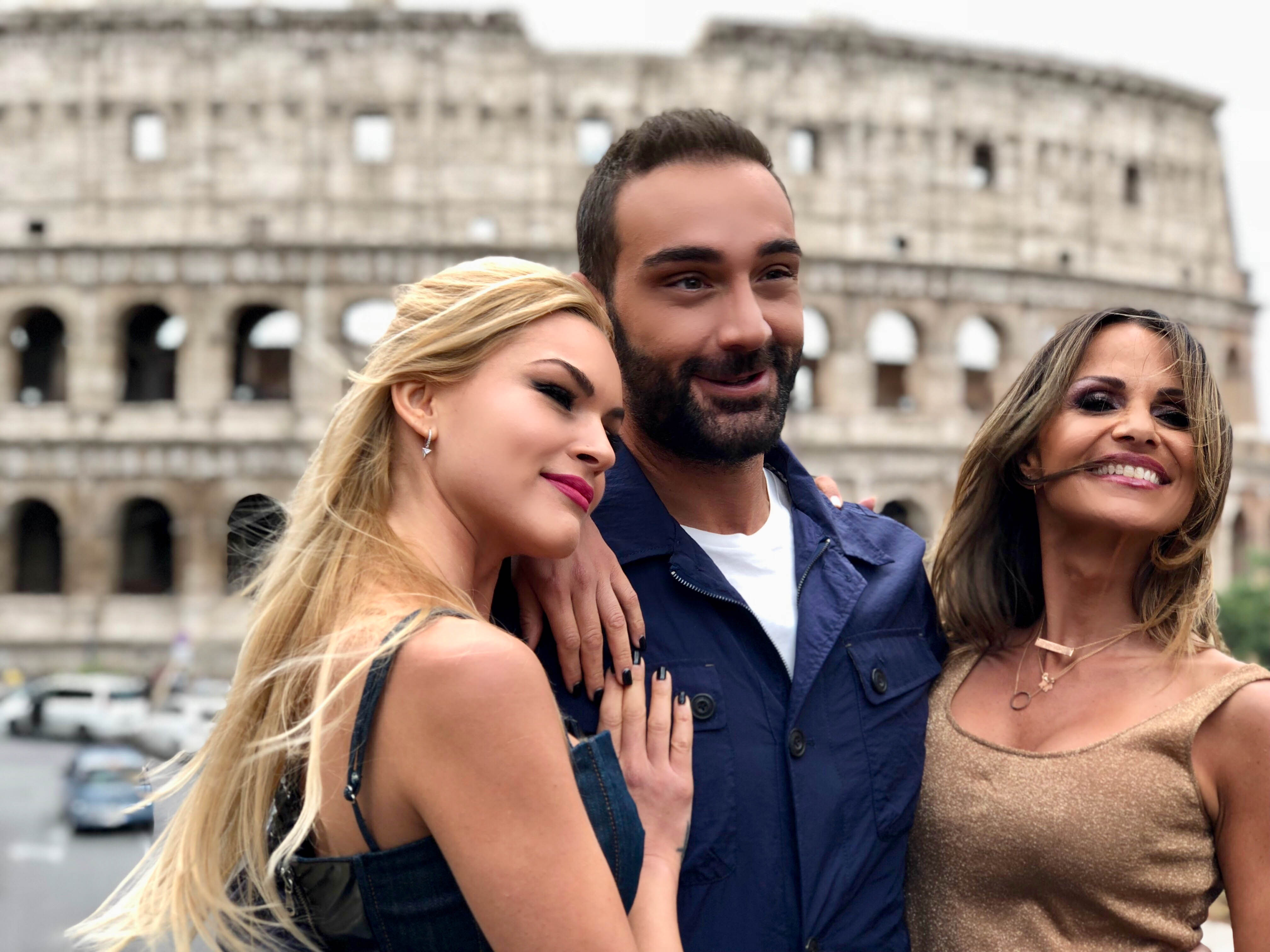 Celebrity Travel: Το ταξίδι στην Ρώμη με την Βίκυ Κάβουρα και την Σόφη Πασχάλη συνεχίζεται!