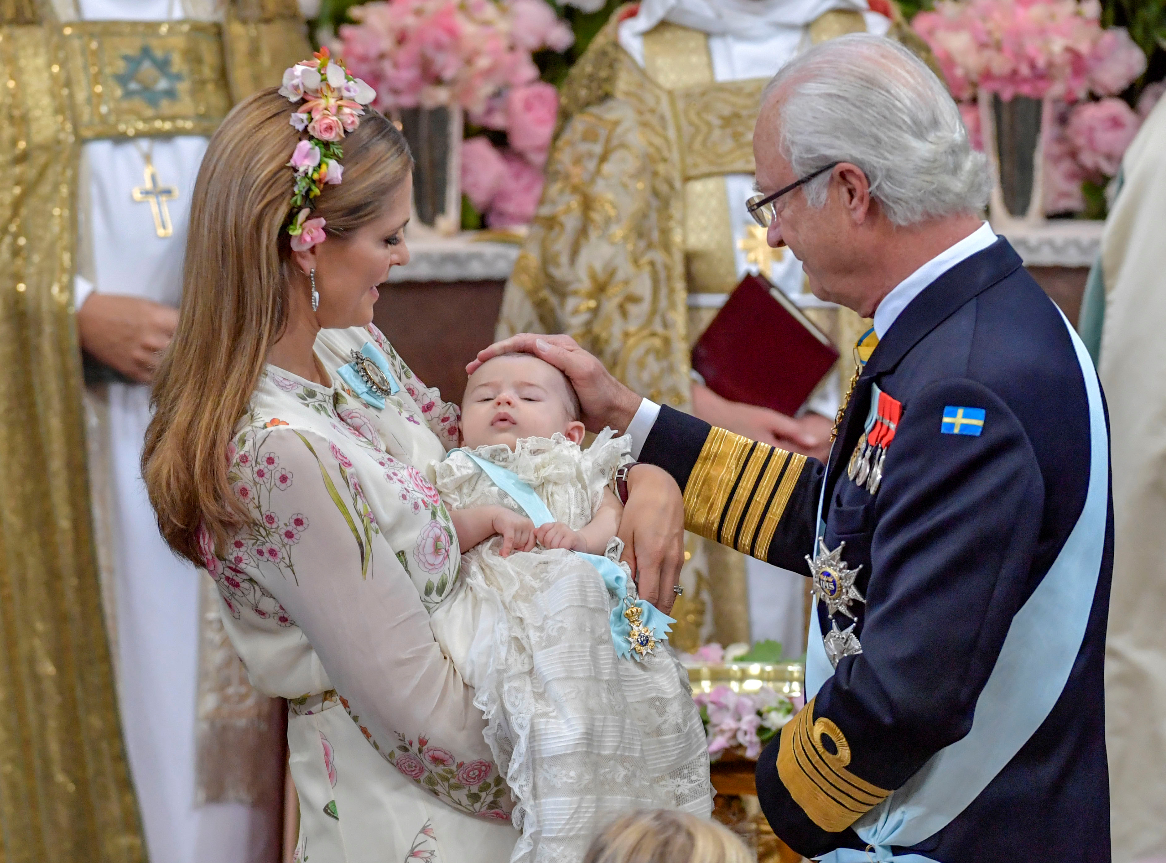Πριγκιπικά βαφτίσια στη Σουηδία – Βάφτισε το τρίτο της παιδί η πριγκίπισσα Madeleine!
