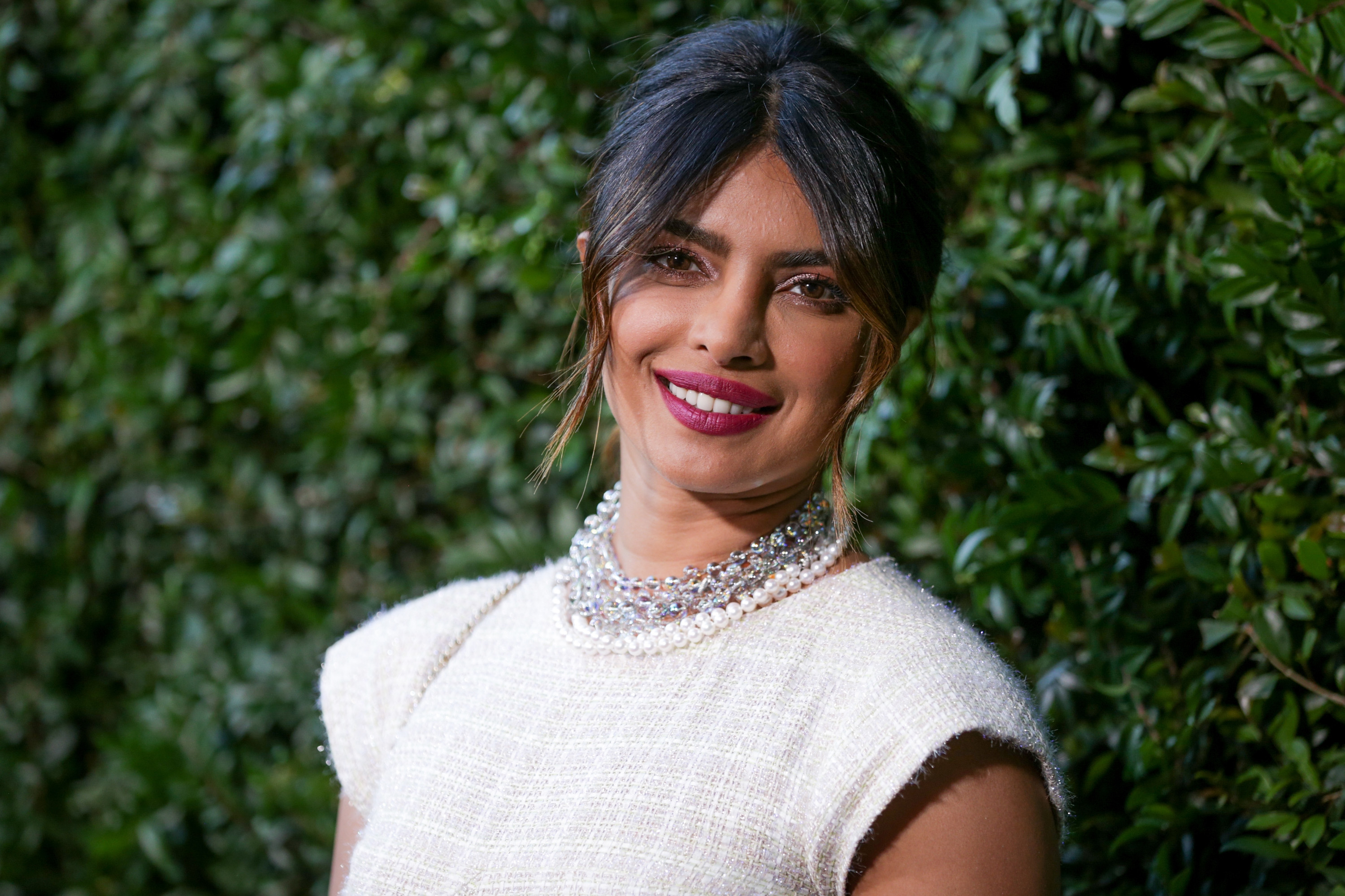 H Priyanka Chopra ορκίζεται σε αυτή τη μάσκα προσώπου!