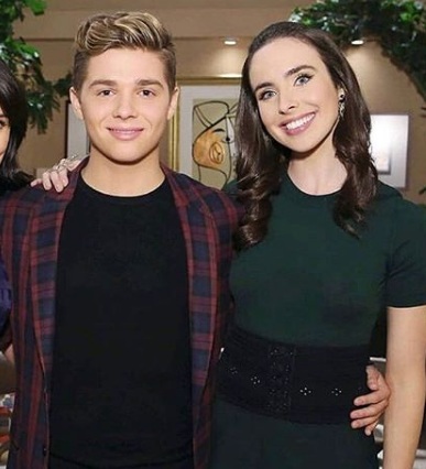 Ο γιος του Παύλου και της Marie Chantal μαγειρεύει χορεύοντας σαν τον Michael Jackson! Video