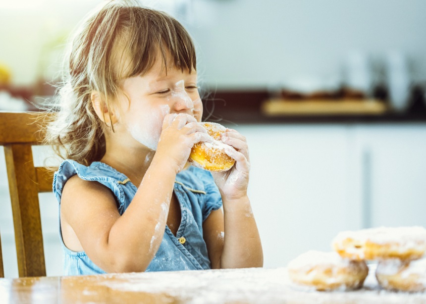 Πέντε “υγιεινές” παιδικές τροφές που περιέχουν περισσότερη ζάχαρη απ’ ότι φανταζόσουν